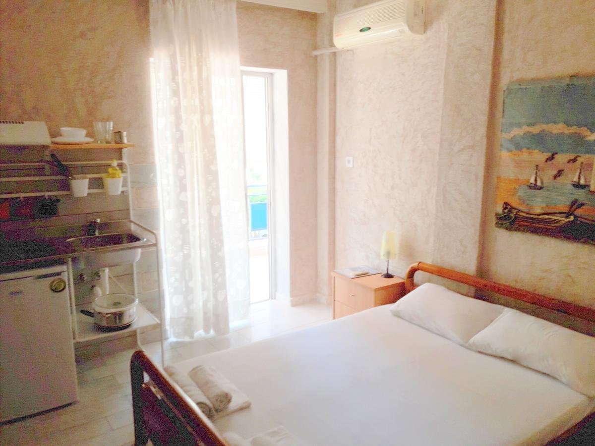 Artemis Studios & Apartments Nea Kallikrateia Екстериор снимка